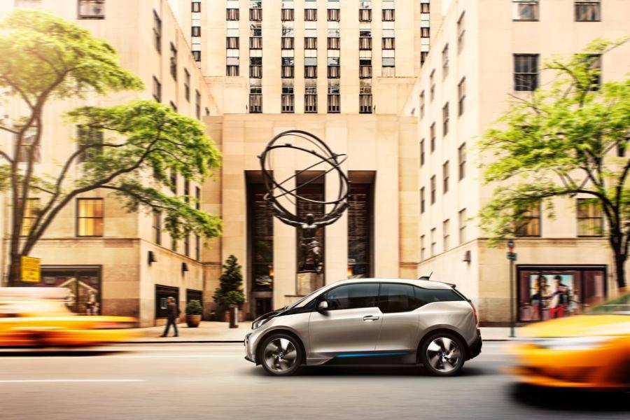  BMW i3 2014 года  (фото 175 из 240)